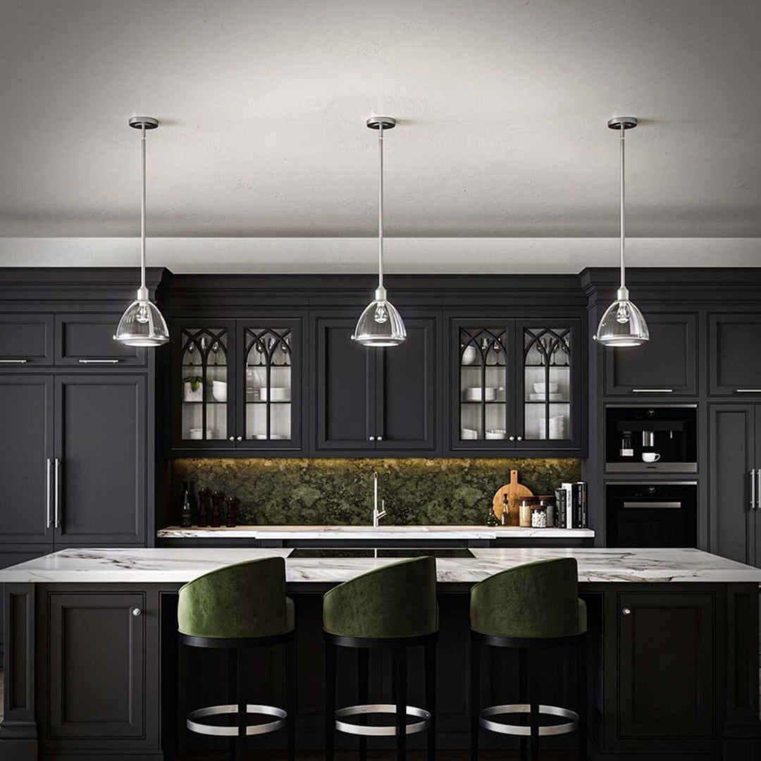 Aveton Pendant
