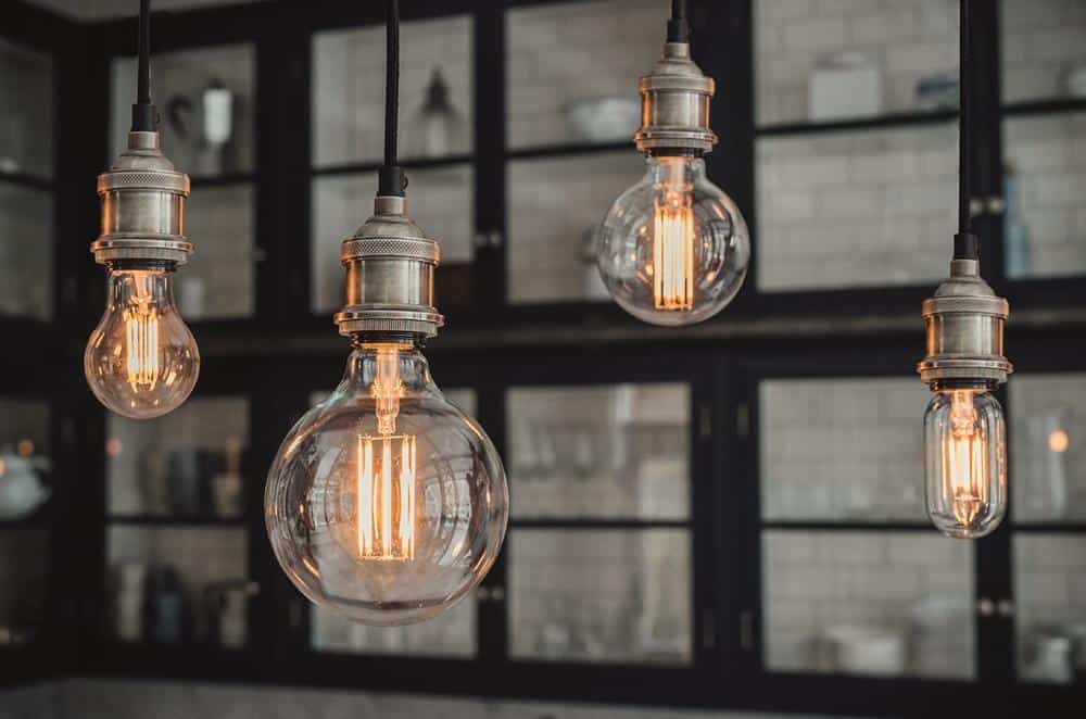 LED Bulbs versus Incandescent Bulbs