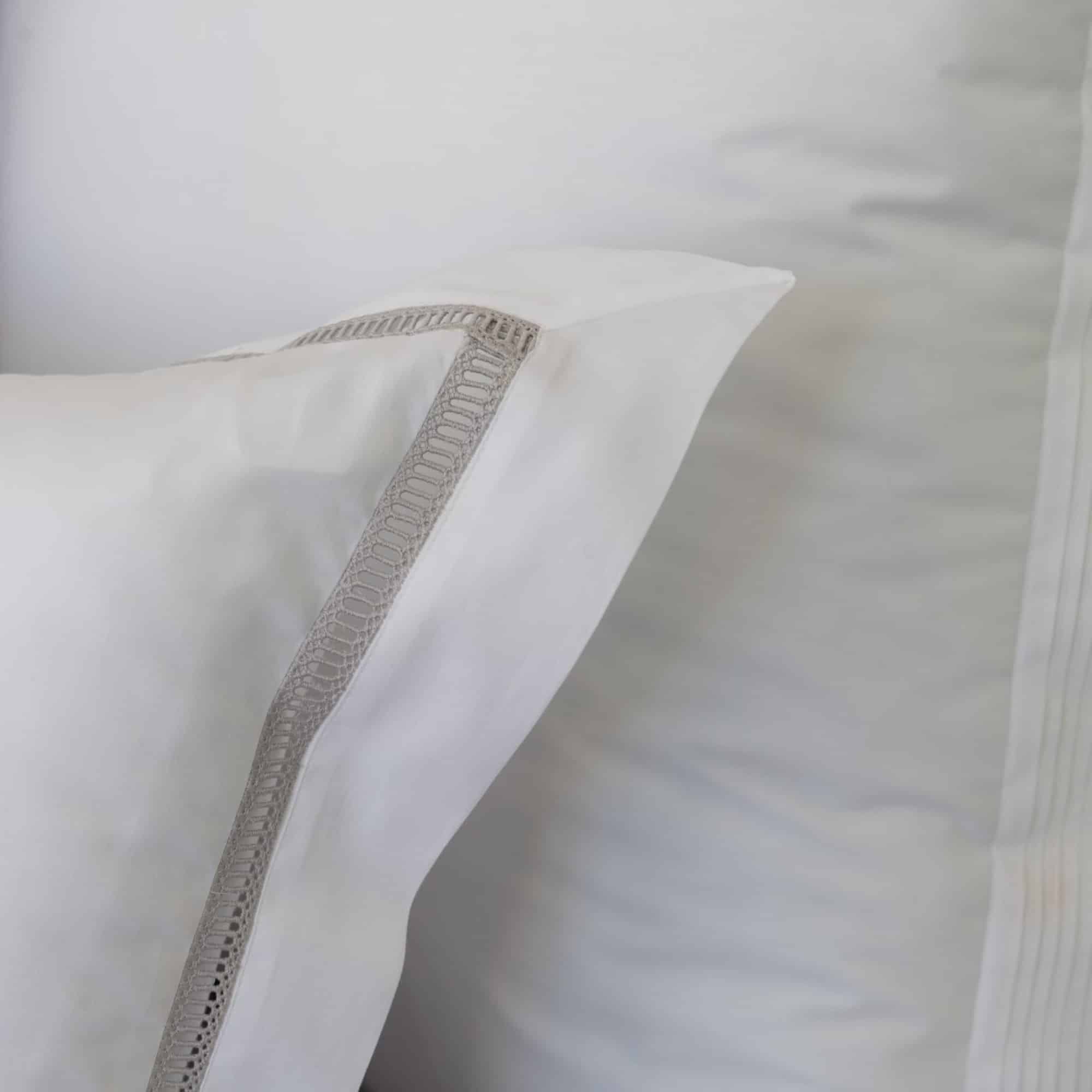 Escapology Signature 100% Cotton White Portuguese Oxford Pillowcase - 300 Thread Count - escapologyhome.co.uk
